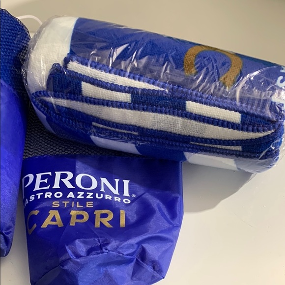Peroni Nastro Azzurro Stile Capr Blue and White Towel in a Carrying Bag NWOT - Picture 5 of 5